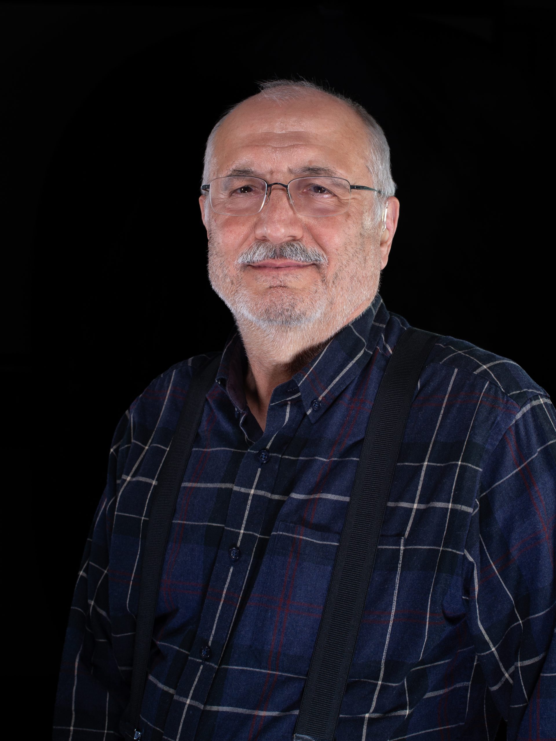 015_4X3_UPX_2190-Edit Director2